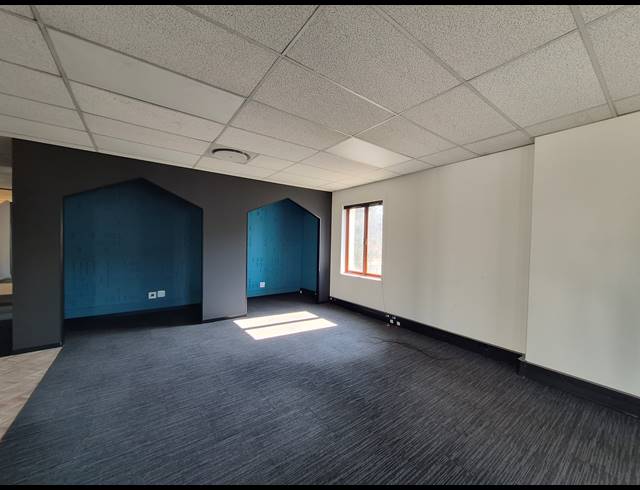 1,627M² OFFICE TO LET IN SANDTON CENTRAL